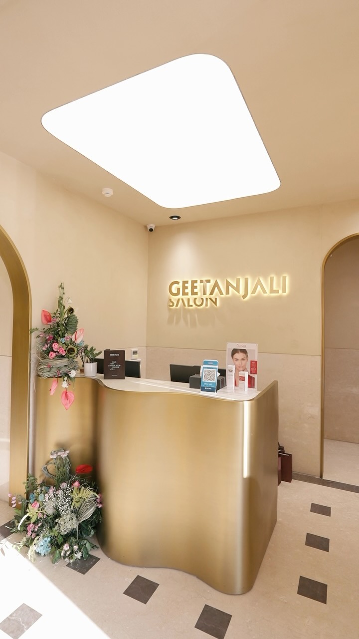 A little more room to unwind, a little more time to yourself, and a beautiful new space to make all your salon plans happen ...