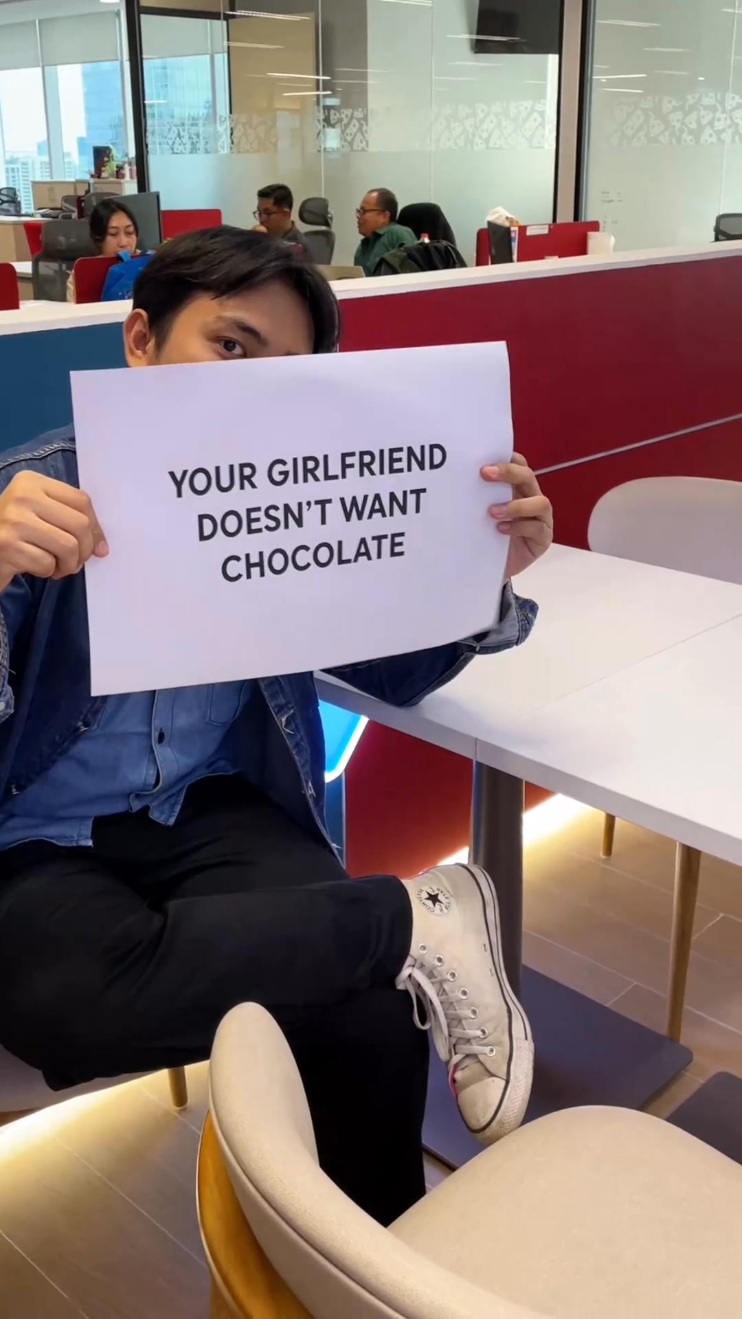 HI KAMU, kado Valentine udah aku share di video ini ya. Ditunggu notifikasinya Cussss tag gebetanmu 