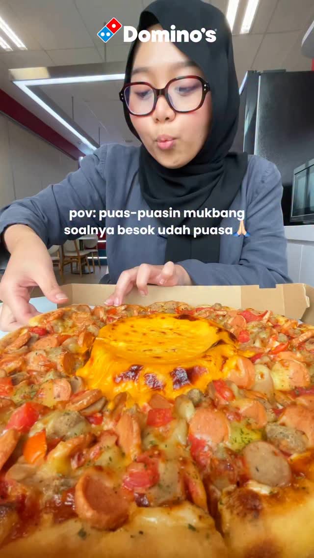 Yang relate wajib comment tag temenmu Buruan puas puasin order Dominos Pizza sekarang 