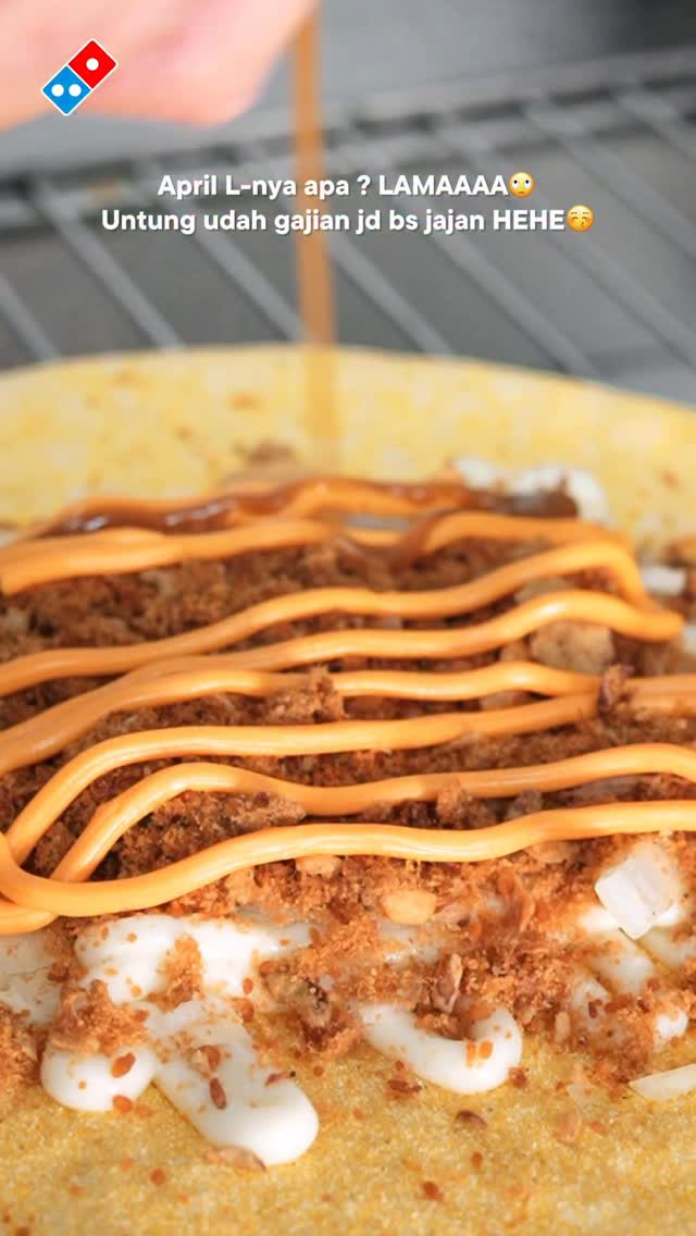 Gajian ya langsung dijajan Pie Cheesy Abon yang lagi hits berlimpah abon kejunya itu Cuma 50rb Pizza, buruan o...