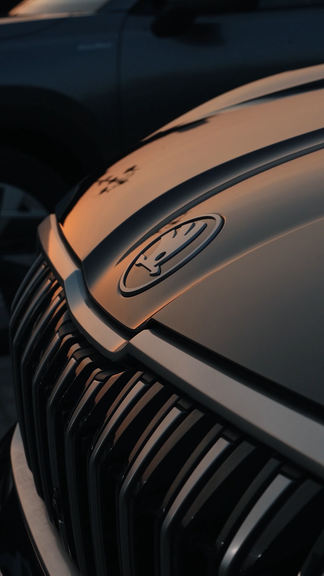 5 days. One iconic SUV. We brought together top automobile experts from across the country to experience the all new koda Kodiaq set against the stunning Mumbai skyline 5 days. One iconic SUV