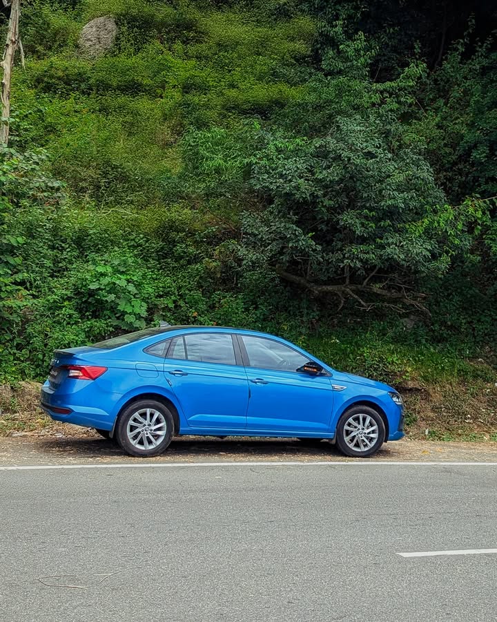 Highways to Hampi and one car that made it all feel effortless. Heres a story by Shubham Shekhar, whos been chasing views and collecting miles with his Slavia Highways to Hampi and one car that made it all feel effortless