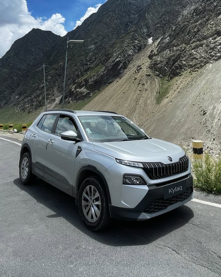 From Delhis buzz to Baralachas breathtaking bends, here s a story from one of our explorers who took the koda Kylaq Automatic to places where roads barely exist. Its automatic transmission was a dream on highways and a hero on Himalayan ascents From Delhis buzz to Baralachas breathtaking bends, here s a story from one of our explorers who took the koda Kylaq Automa...