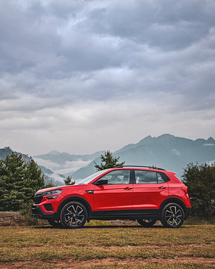 Clouds above. Confidence below. The Kushaqs made for drives like this. SkodaKushaq SkodaIndia LetsExplore Clouds above. Confidence below. The Kushaqs made for drives like this. SkodaKushaq SkodaIndia LetsExplore