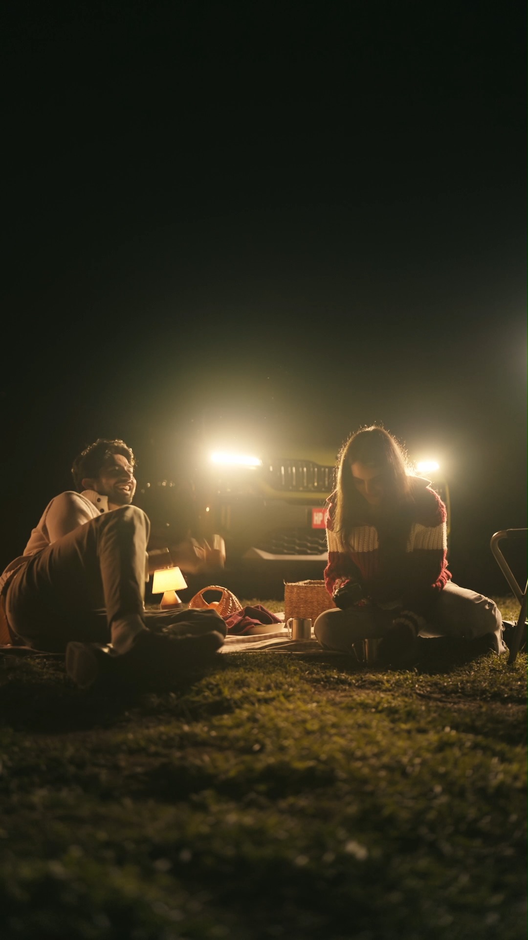 A drive into the woods, a little warmth and a lot of togetherness. The Kylaq, made for moments like these