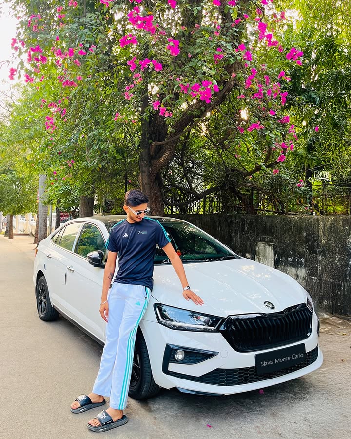 An emotional connect, the confidence to drive anywhere, and a turbo engine wrapped in stunning design make the koda Slavia...