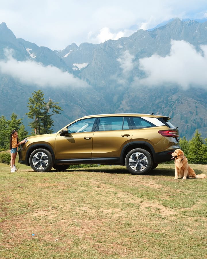 Built to carry people, moments and quiet pauses in between, this is where comfort meets confidence on every journey