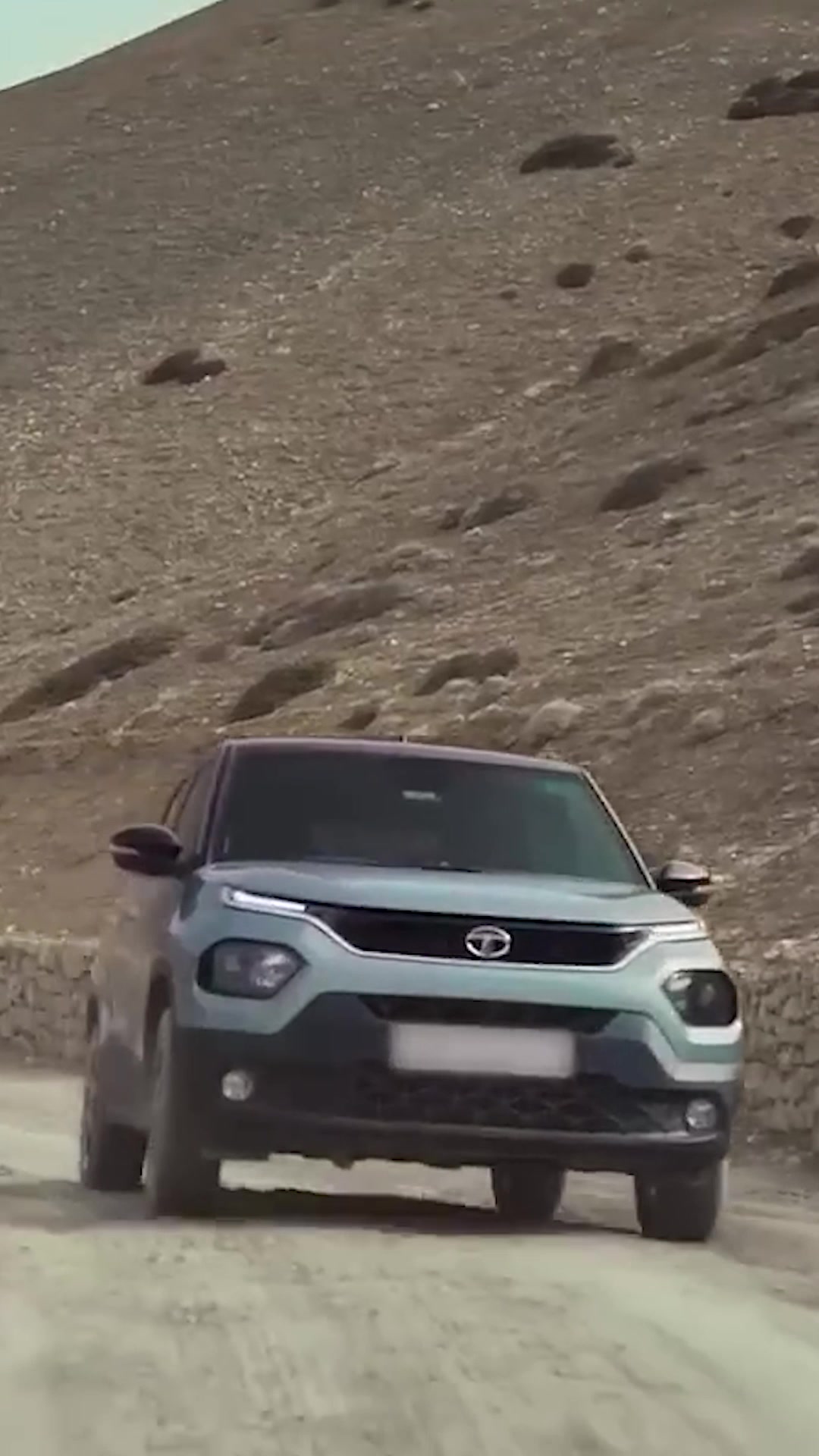 From hills to high rises, Punch rules everywhere. IndiaKiSUV. TataPunch 6LakhStrong FastestSellingSUV