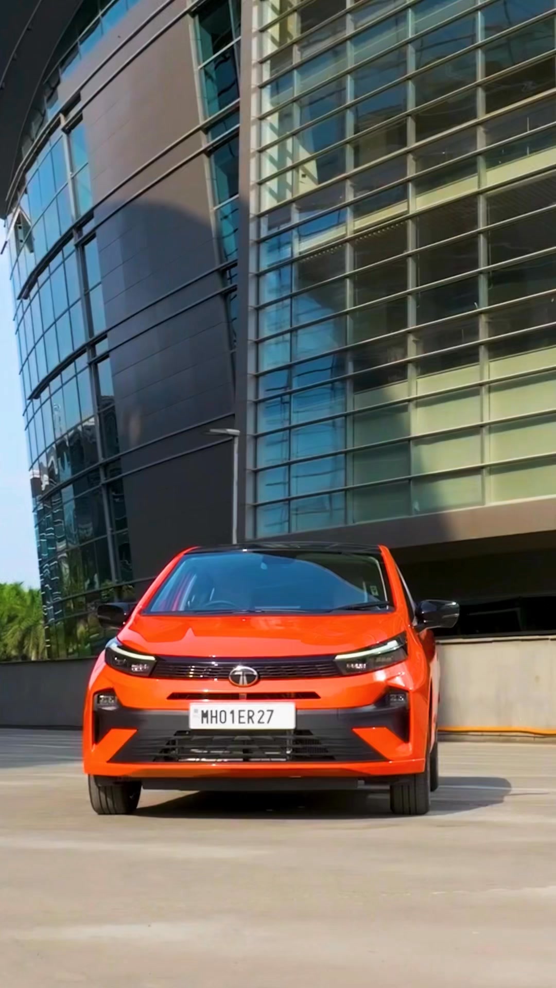 Caution Owning an ALTROZ may lead to unexpected flexing. Visit https bit.ly AllNewAltrozBookNow to book now