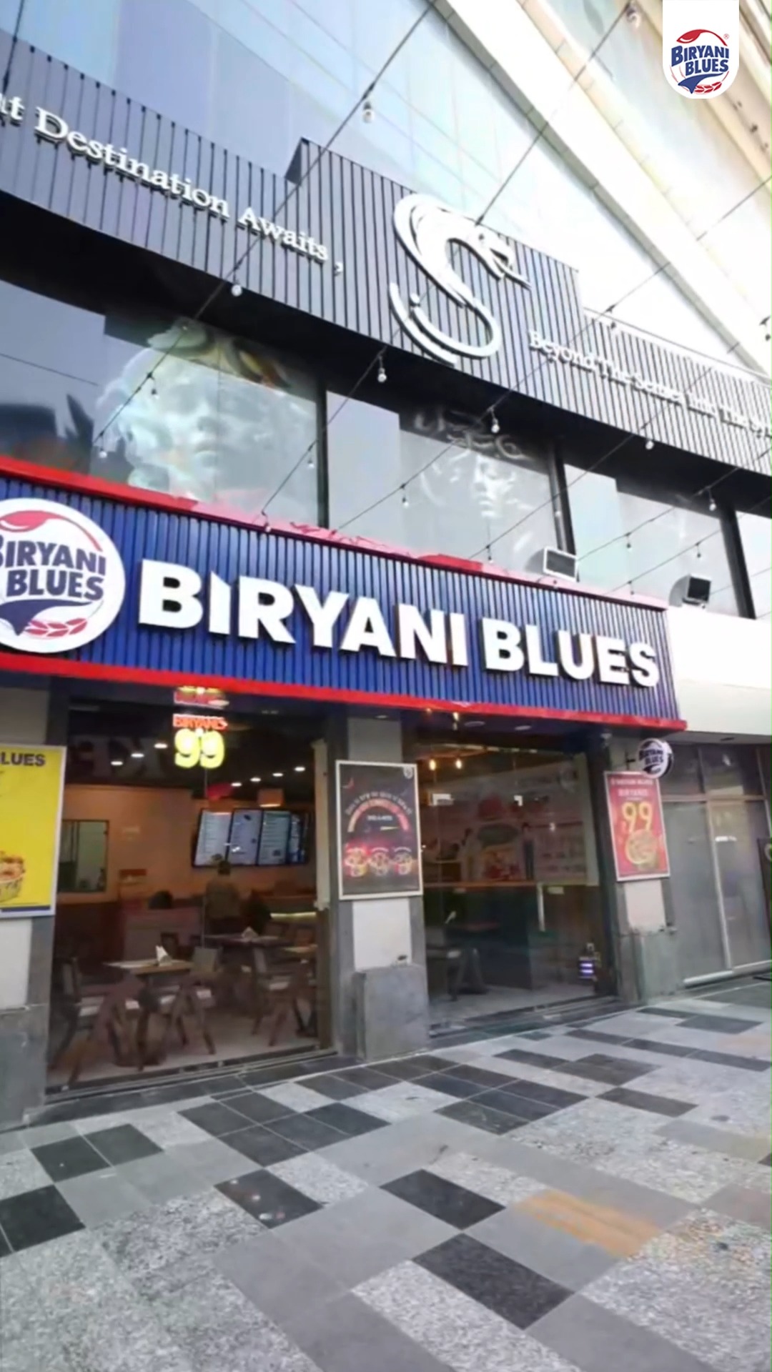 Duniya kitni bhi badi ho Sabko pata hai Asli Happiness Dilli ke Biryani Blues mein hai . . 
