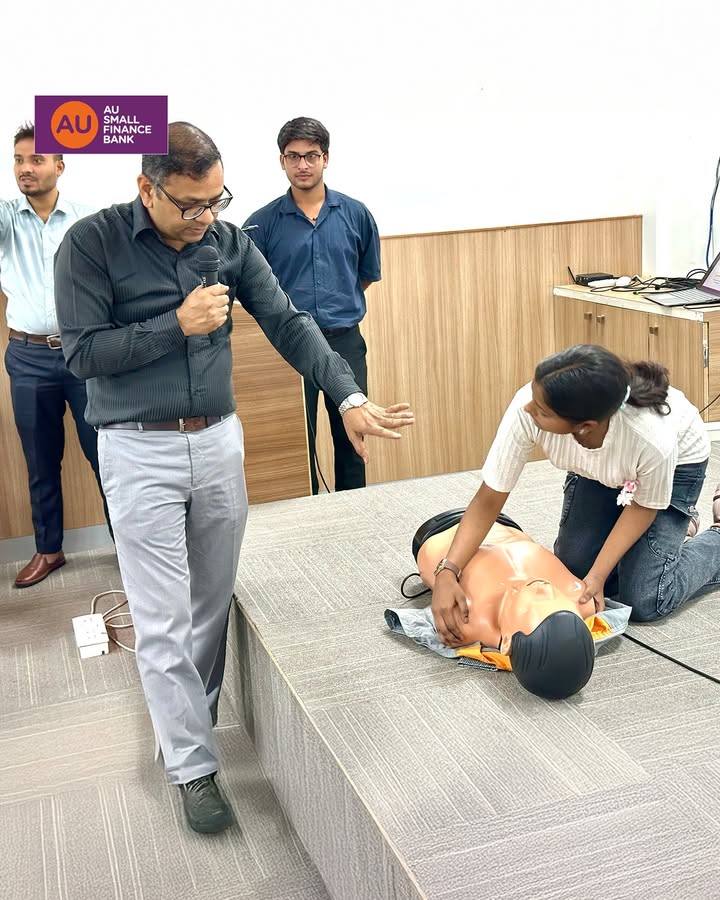 AU Ignite hosted a Basic Life Support BLS training session with Dr